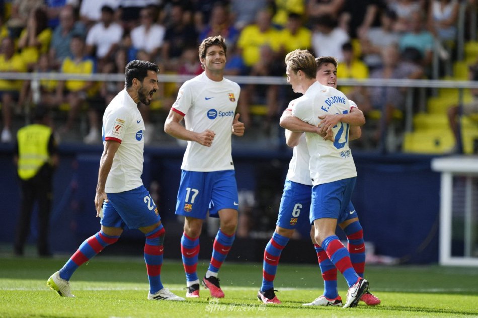 她对滑雪运 她对滑雪运